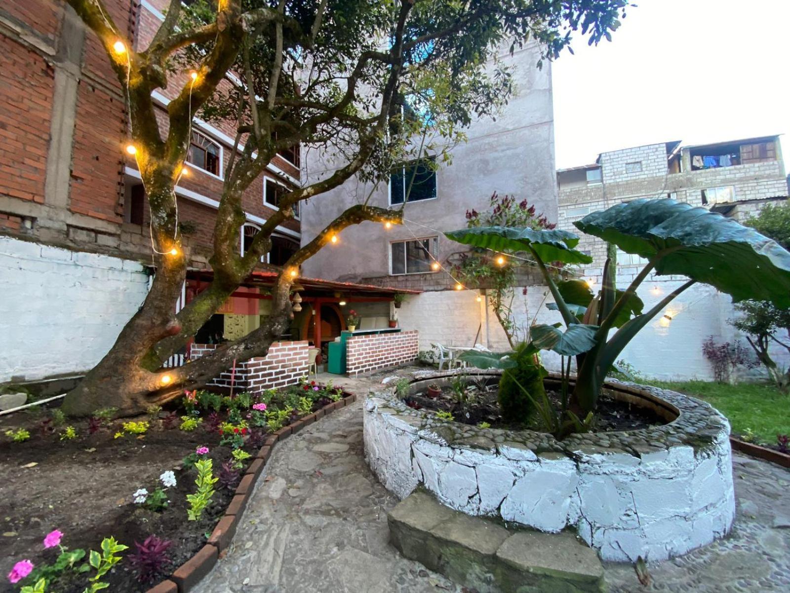Garden House Hostal Baños Buitenkant foto